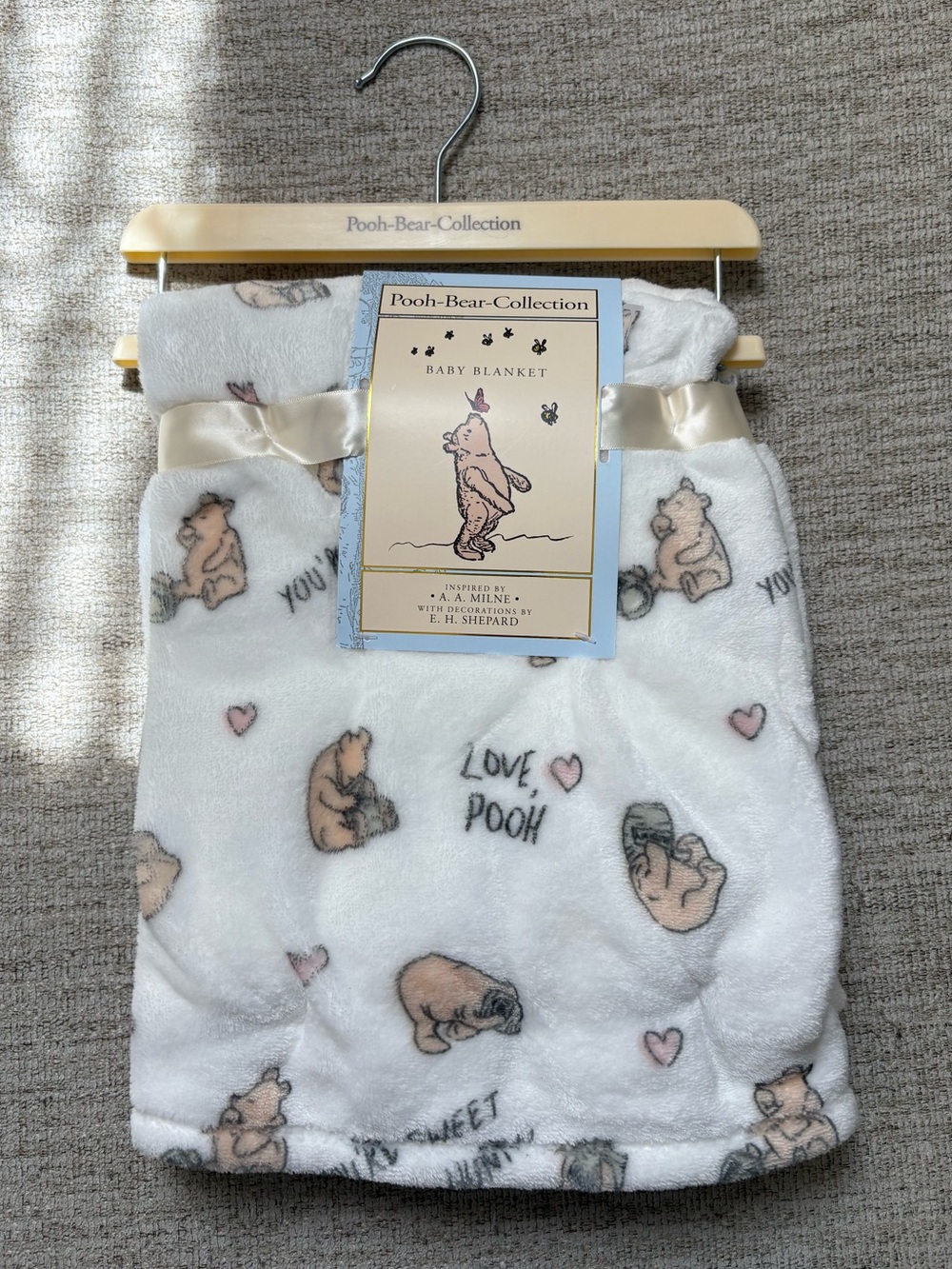 Disney White Plush Baby Blanket with Pooh and Hearts
